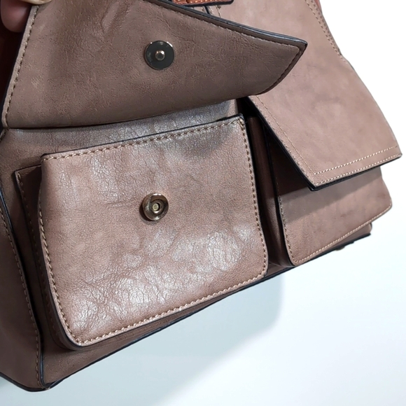 Simply Noelle 2 Tone Brown Faux Exterior Medium Crossbody Bag. - Picture 5 of 16